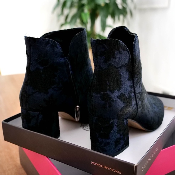 Vince Camuto Kassie Suede Boots, Black and Blue Andromeda 11W — NEW - Picture 5 of 10